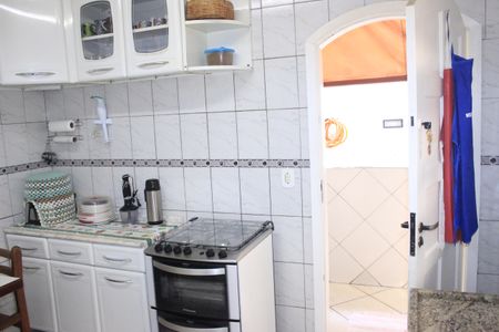 Casa à venda com 185m², 3 quartos e 2 vagasCozinha