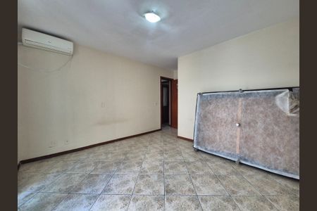 Apartamento à venda com 198m², 4 quartos e 3 vagas Apartamento à venda com 198m², 4 quartos e 3 vagasSuíte 2