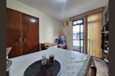 Apartamento à venda com 198m², 4 quartos e 3 vagas Apartamento à venda com 198m², 4 quartos e 3 vagasQuarto