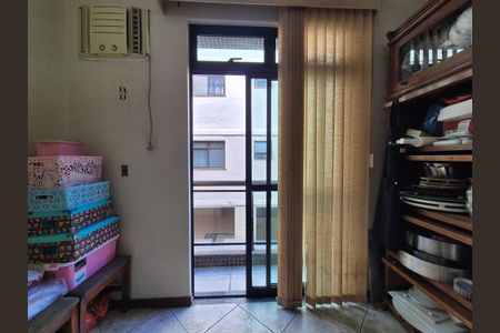 Apartamento à venda com 198m², 4 quartos e 3 vagas Apartamento à venda com 198m², 4 quartos e 3 vagasQuarto