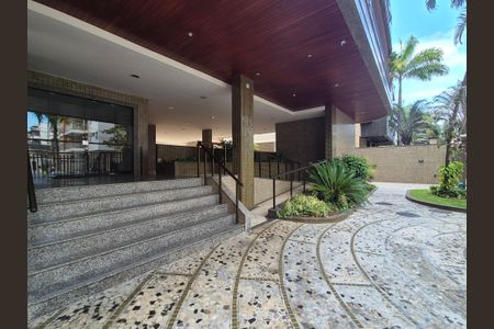 Apartamento à venda com 198m², 4 quartos e 3 vagas Apartamento à venda com 198m², 4 quartos e 3 vagasFachada