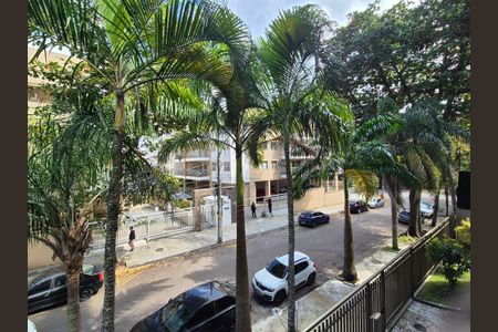 Apartamento à venda com 198m², 4 quartos e 3 vagas Apartamento à venda com 198m², 4 quartos e 3 vagasVista da Varanda