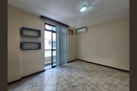 Apartamento à venda com 198m², 4 quartos e 3 vagas Apartamento à venda com 198m², 4 quartos e 3 vagasSuíte 2