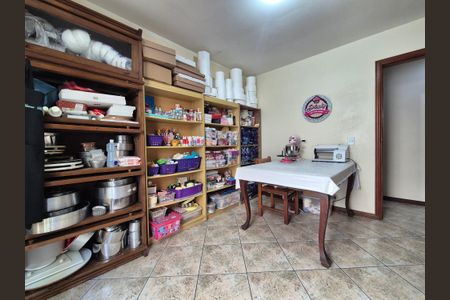 Apartamento à venda com 198m², 4 quartos e 3 vagas Apartamento à venda com 198m², 4 quartos e 3 vagasQuarto