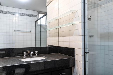 Apartamento à venda com 78m², 1 quarto e 2 vagas Apartamento à venda com 78m², 1 quarto e 2 vagasBanheiro da Suíte