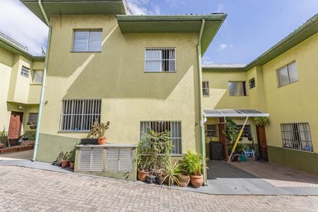 Casa de condomínio à venda com 62m², 2 quartos e 1 vagaQuintal