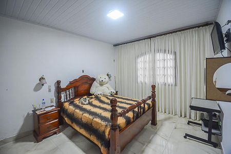 Casa à venda com 307m², 3 quartos e 3 vagasSuíte