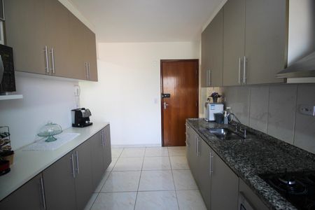 Apartamento à venda com 117m², 4 quartos e 1 vagaCozinha