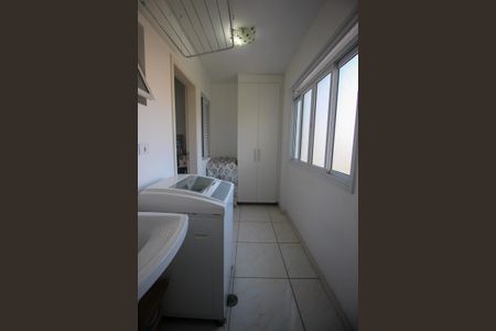 Apartamento à venda com 117m², 4 quartos e 1 vagaÁrea de Serviço