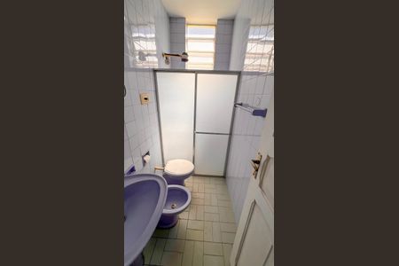 Casa à venda com 163m², 6 quartos e 3 vagas Casa à venda com 163m², 6 quartos e 3 vagasBanheiro