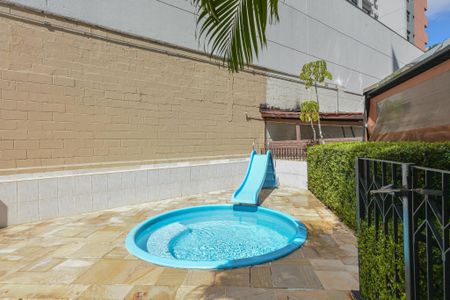 Apartamento à venda com 60m², 2 quartos e 1 vaga Apartamento à venda com 60m², 2 quartos e 1 vagaÁrea comum - Piscina