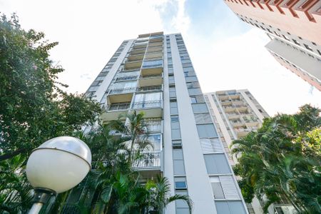 Apartamento à venda com 60m², 2 quartos e 1 vaga Apartamento à venda com 60m², 2 quartos e 1 vagaFachada