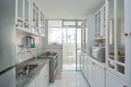 Apartamento à venda com 60m², 2 quartos e 1 vaga Apartamento à venda com 60m², 2 quartos e 1 vagaCozinha