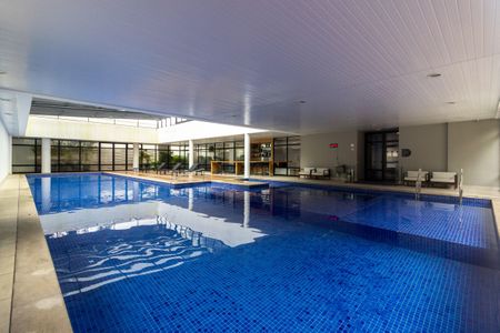 Apartamento à venda com 84m², 2 quartos e 2 vagas Apartamento à venda com 84m², 2 quartos e 2 vagasÁrea comum - Piscina (Coberta)