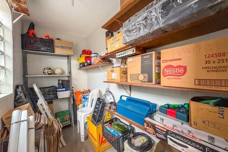 Casa à venda com 150m², 2 quartos e 2 vagasQuarto de Serviço