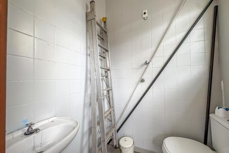 Casa à venda com 150m², 2 quartos e 2 vagasBanheiro de Serviço