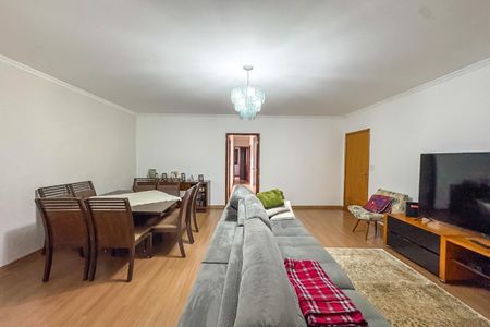 Casa à venda com 150m², 2 quartos e 2 vagasSala
