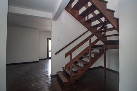 Apartamento para alugar com 180m², 3 quartos e 2 vagas Apartamento para alugar com 180m², 3 quartos e 2 vagasSala