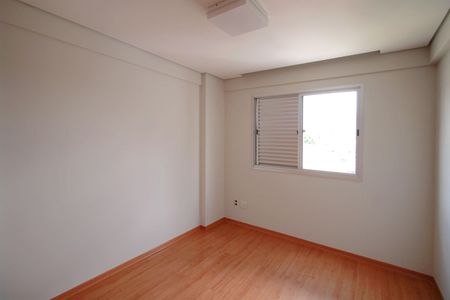 Apartamento à venda com 78m², 3 quartos e 2 vagasQuarto 2