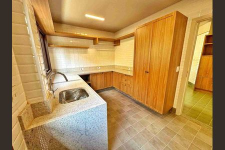 Casa à venda com 400m², 4 quartos e 2 vagas