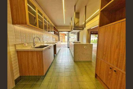 Casa à venda com 400m², 4 quartos e 2 vagas