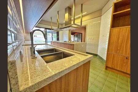 Casa à venda com 400m², 4 quartos e 2 vagas