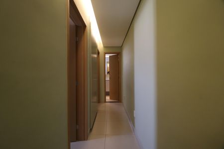 Corredor de apartamento para alugar com 2 quartos, 65m² em Bosque dos Buritis, Uberlândia