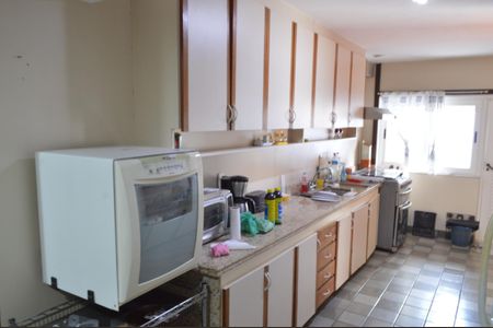Casa de condomínio à venda com 478m², 6 quartos e 3 vagas Casa de condomínio à venda com 478m², 6 quartos e 3 vagasCozinha