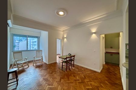 Sala de apartamento para alugar com 2 quartos, 70m² em Copacabana, Rio de Janeiro