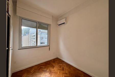 Quarto 1 de apartamento para alugar com 2 quartos, 70m² em Copacabana, Rio de Janeiro