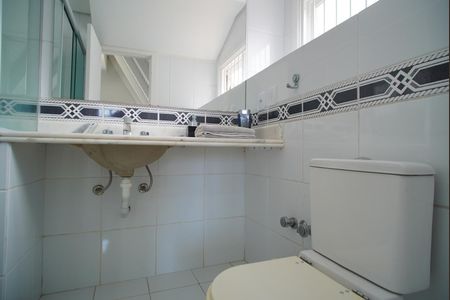 Casa à venda com 1216m², 5 quartos e 12 vagasBanheiro da Suíte 4