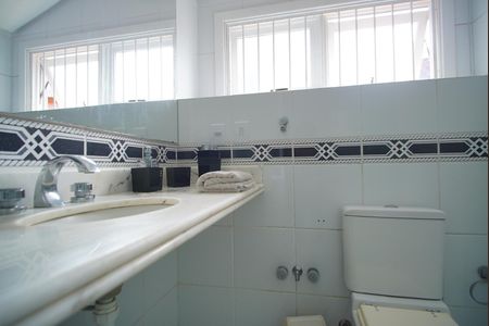 Casa à venda com 1216m², 5 quartos e 12 vagasBanheiro da Suíte 4