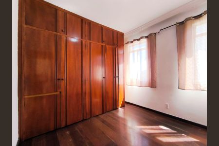 Apartamento à venda com 70m², 2 quartos e 1 vaga Apartamento à venda com 70m², 2 quartos e 1 vagaSuíte