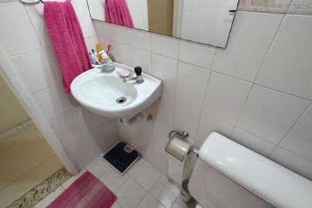 Apartamento à venda com 52m², 2 quartos e 1 vaga Apartamento à venda com 52m², 2 quartos e 1 vagaBanheiro Social