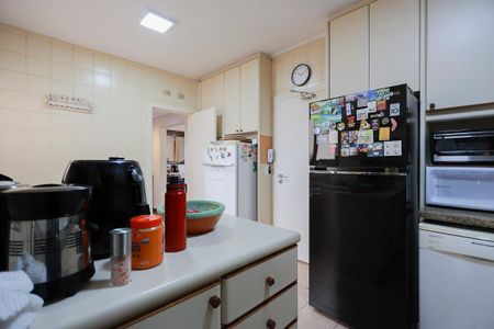 Apartamento à venda com 174m², 3 quartos e 2 vagas Apartamento à venda com 174m², 3 quartos e 2 vagasCozinha