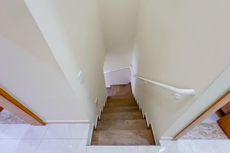 Casa à venda com 153m², 3 quartos e 1 vaga Casa à venda com 153m², 3 quartos e 1 vagaEscada - 1º Piso