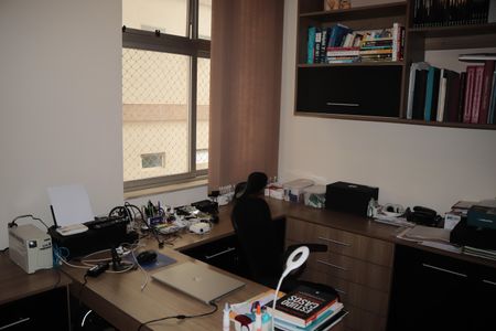 Apartamento à venda com 180m², 3 quartos e 1 vagaEscritório