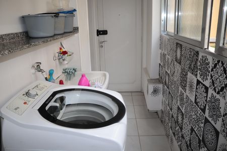 Apartamento à venda com 180m², 3 quartos e 1 vagaÁrea de Serviço
