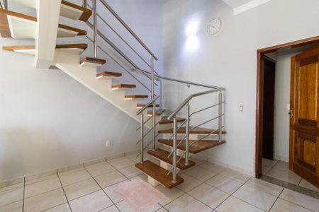 Casa à venda com 355m², 4 quartos e 5 vagasSala