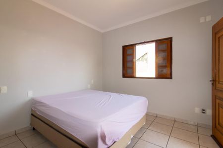 Casa à venda com 355m², 4 quartos e 5 vagasSuíte 