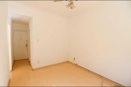 Apartamento à venda com 70m², 2 quartos e sem vagaSala