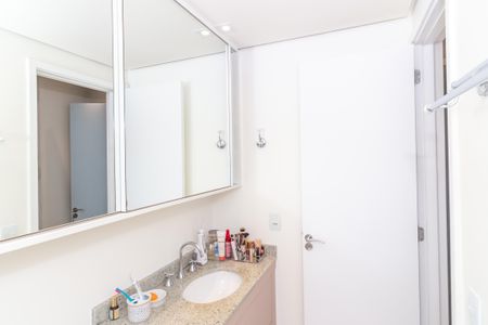 Apartamento à venda com 100m², 3 quartos e 2 vagas Apartamento à venda com 100m², 3 quartos e 2 vagasBanheiro da Suíte