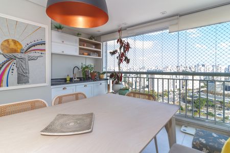 Apartamento à venda com 100m², 3 quartos e 2 vagas Apartamento à venda com 100m², 3 quartos e 2 vagasVaranda