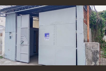 Casa à venda com 120m², 1 quarto e 7 vagas Casa à venda com 120m², 1 quarto e 7 vagasFachada