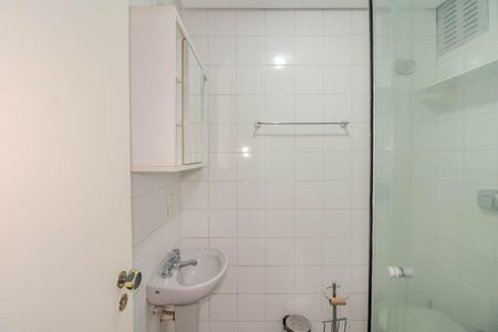 Apartamento à venda com 65m², 2 quartos e 1 vaga Apartamento à venda com 65m², 2 quartos e 1 vagaBanheiro