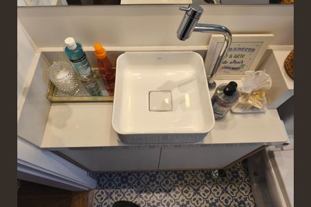 Apartamento à venda com 55m², 2 quartos e 1 vaga Apartamento à venda com 55m², 2 quartos e 1 vagaBanheiro Social