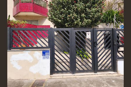 Apartamento à venda com 55m², 2 quartos e 1 vaga Apartamento à venda com 55m², 2 quartos e 1 vagaFachada e Placa