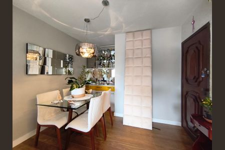 Apartamento à venda com 55m², 2 quartos e 1 vaga Apartamento à venda com 55m², 2 quartos e 1 vagaSala