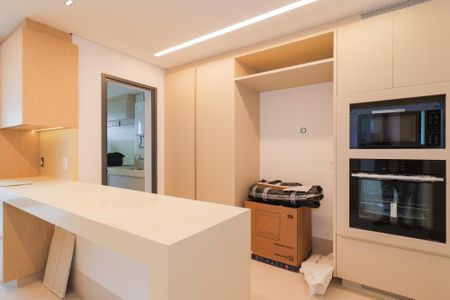 Apartamento para alugar com 186m², 3 quartos e 2 vagas Apartamento para alugar com 186m², 3 quartos e 2 vagasCozinha