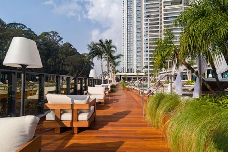 Apartamento para alugar com 186m², 3 quartos e 2 vagas Apartamento para alugar com 186m², 3 quartos e 2 vagasÁrea comum - Piscina